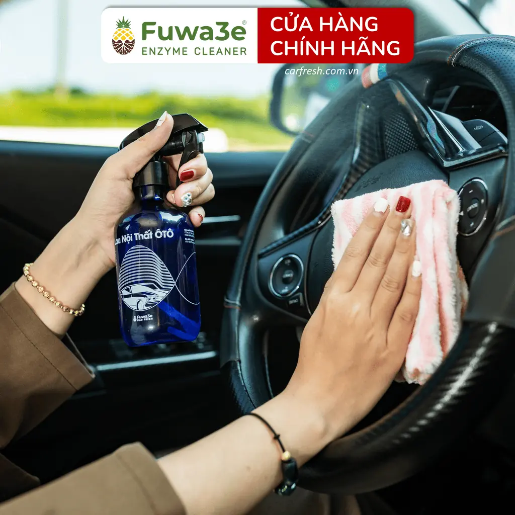 Dung dịch lau nội thất ô tô hiệu quả