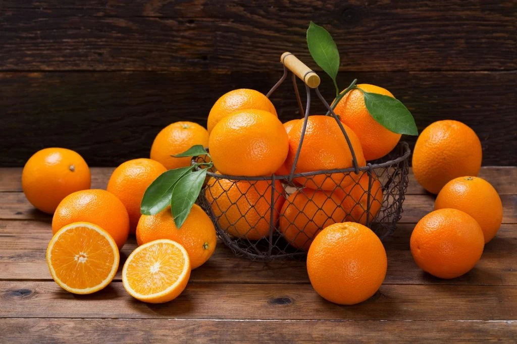 Cách khử mùi nội thất ô tô bằng cam