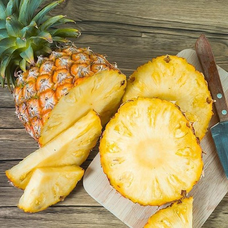 Cách khử mùi ô tô bằng dứa đơn giản