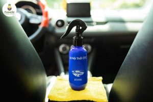 Làm thơm xe ô tô bằng bình xịt Fuwa3e hương dứa